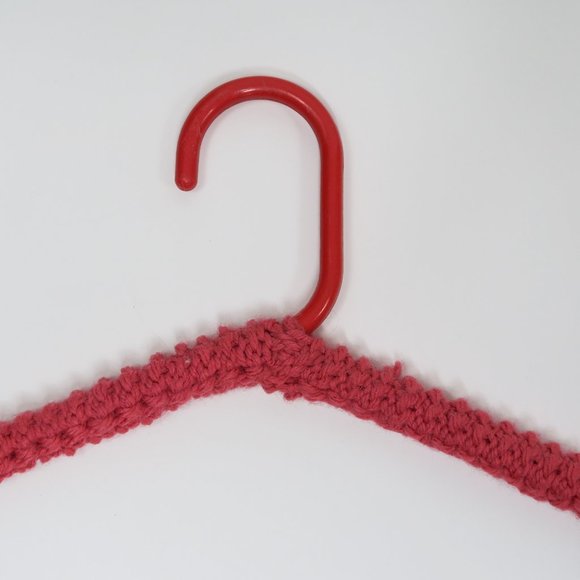 Vintage 60s Pink Crochet "Non Slip" Decorative Clothes Hangers - Picture 7 of 8